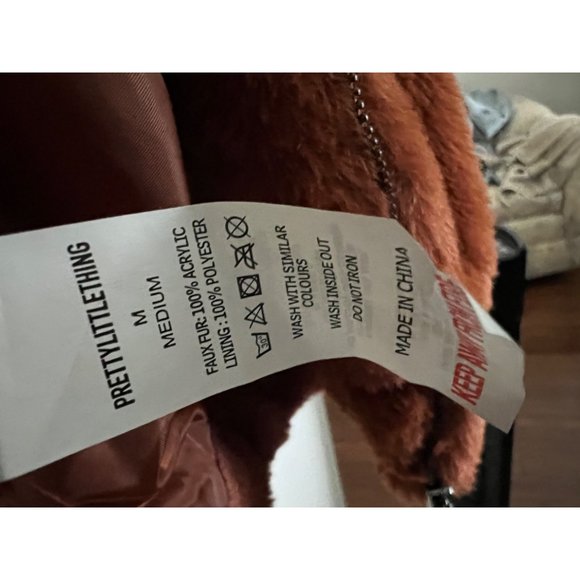 NWT PrettyLittleThings Brown Faux Fur Pocket Front Coat - Size Medium - Picture 9 of 10